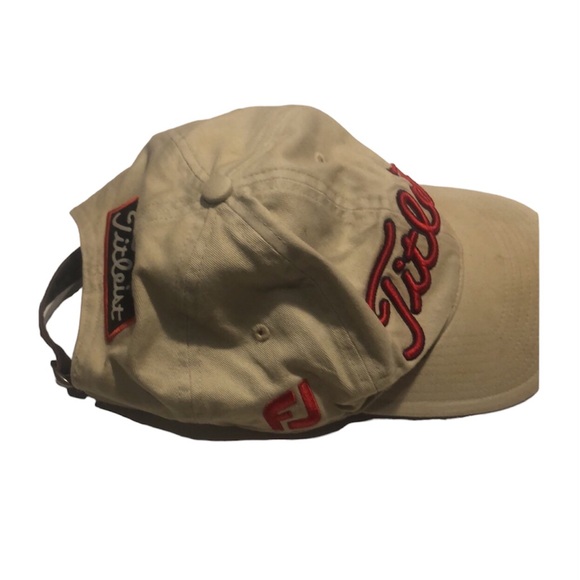 Men’s tan Titleist Pro V1 cap - Picture 2 of 8